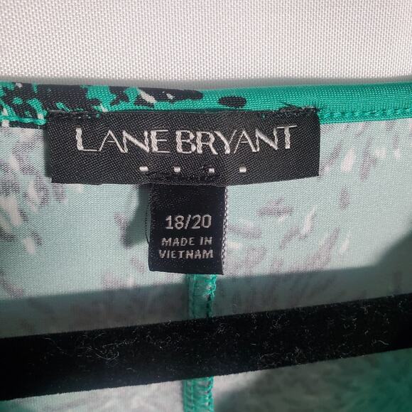 Lane Bryant Green Floral Blouse Size 18/20 – Plus Size Flowy Boho Tie Neck Top - Picture 3 of 10